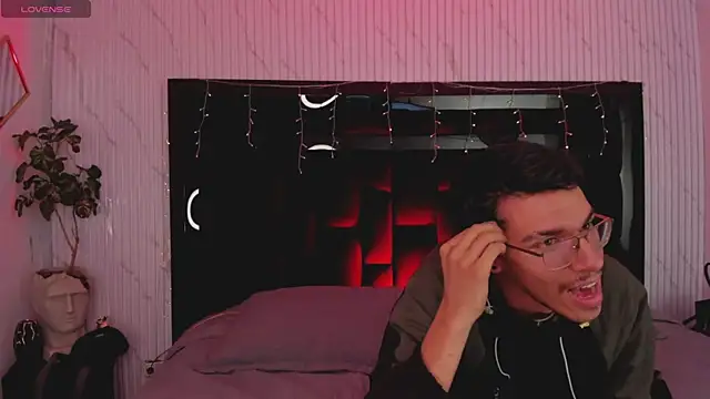 ArthurAndAllice online show from March 2026 11:42:01 PM