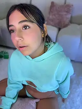 MelodyRey   online show from April 2026 10:47:01 PM