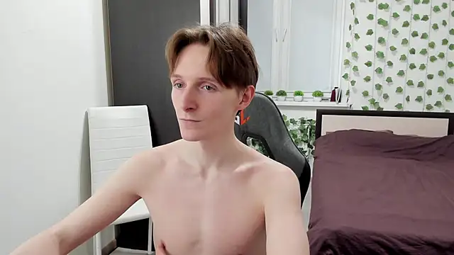 Snapshot of Ethan_Ginger chatting on April 2026 05:24:02 PM Ethan Ginger online show from April 2026 05:24:02 PM