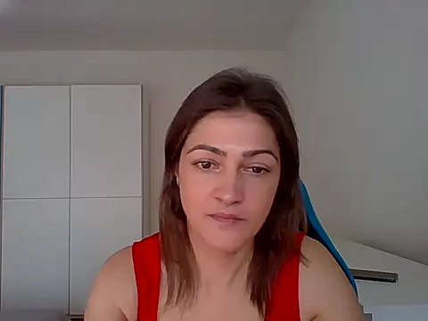 Snapshot of EVERLYY chatting on March 2026 09:25:01 AM EVERLYY online show from March 2026 09:25:01 AM