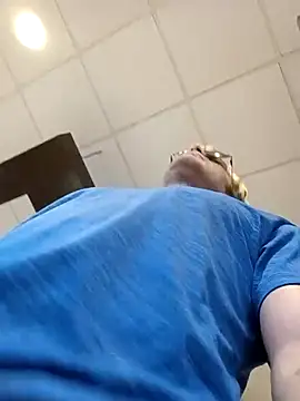 Snapshot of Zeppfann3377 chatting on April 2026 11:33:01 AM Zeppfann3377 online show from April 2026 11:33:01 AM