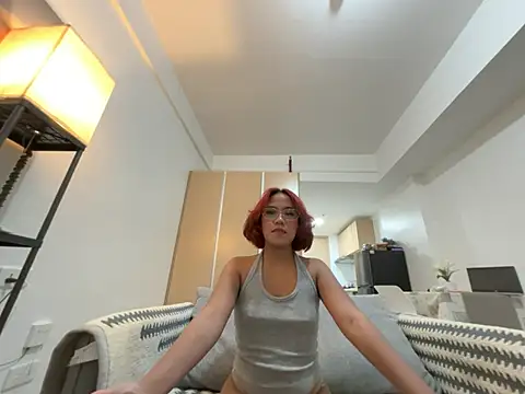 misscutee online show from May 2026 12:33:01 PM