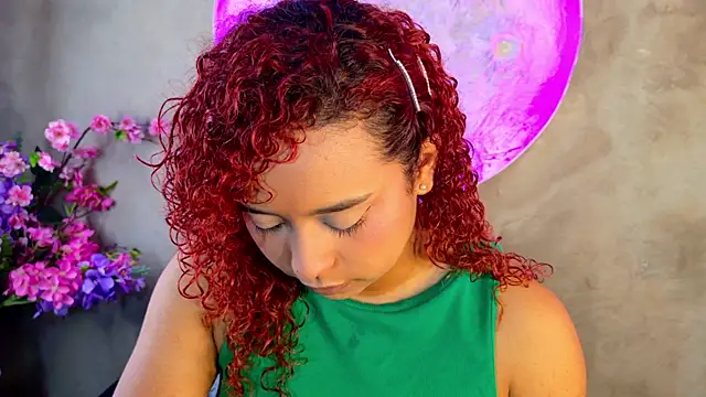 lara curly online show from June 2026 10:06:02 AM