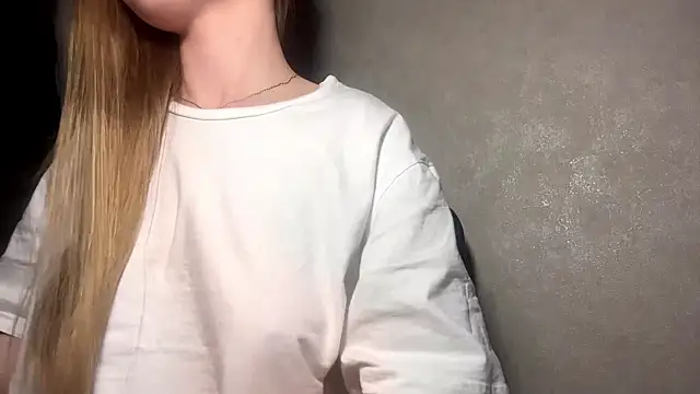 CarolineNine online show from May 2026 04:23:02 PM