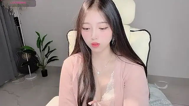 Yukiy8877 online show from May 2026 12:33:01 PM