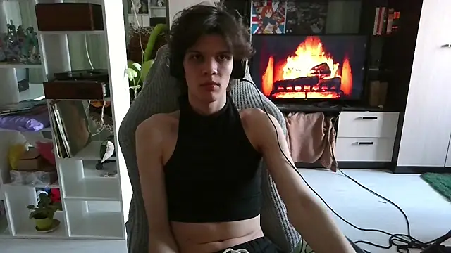 Snapshot of Lucius_Mo chatting on April 2026 01:53:02 PM Lucius Mo online show from April 2026 01:53:02 PM