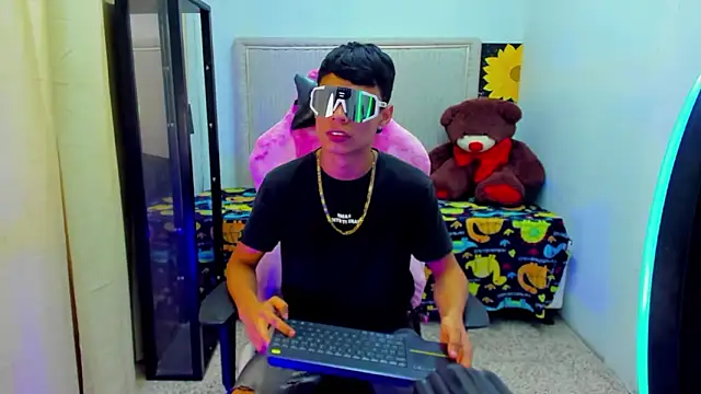 Snapshot of Dayron_lee_ chatting on March 2026 09:18:02 PM Dayron lee online show from March 2026 09:18:02 PM