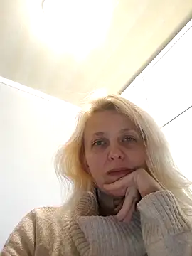 Snapshot of MiaLove183 chatting on March 2026 01:56:01 PM MiaLove183 online show from March 2026 01:56:01 PM