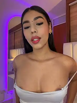 Rossie Blooms online show from June 2026 10:19:02 PM