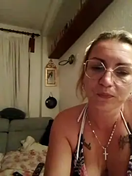Snapshot of pamela661 chatting on July 2026 01:00:01 AM pamela661 online show from July 2026 01:00:01 AM