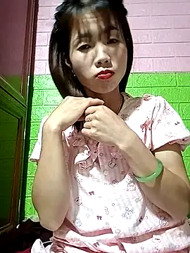 AmyLinee01 online show from April 2026 03:09:01 PM