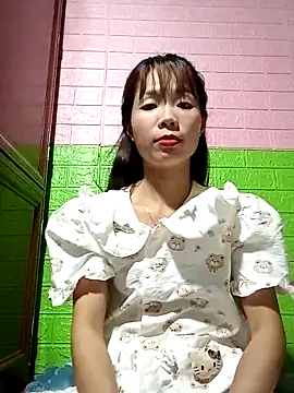 AmyLinee01 online show from April 2026 11:03:02 AM