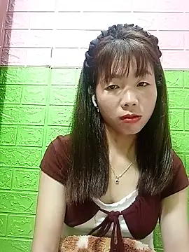 AmyLinee01 online show from June 2026 08:33:01 PM