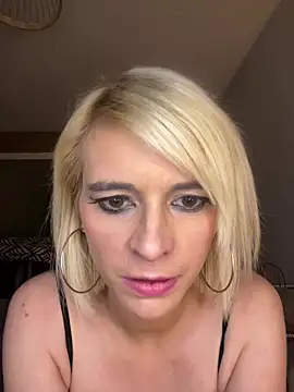 Snapshot of evaluminax chatting on April 2026 03:37:02 AM evaluminax online show from April 2026 03:37:02 AM