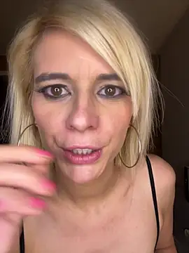 Snapshot of evaluminax chatting on April 2026 04:46:01 AM evaluminax online show from April 2026 04:46:01 AM