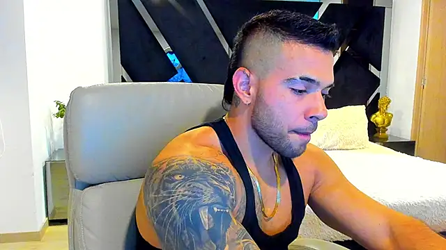 Snapshot of Raytorres chatting on July 2026 12:23:02 AM Raytorres online show from July 2026 12:23:02 AM