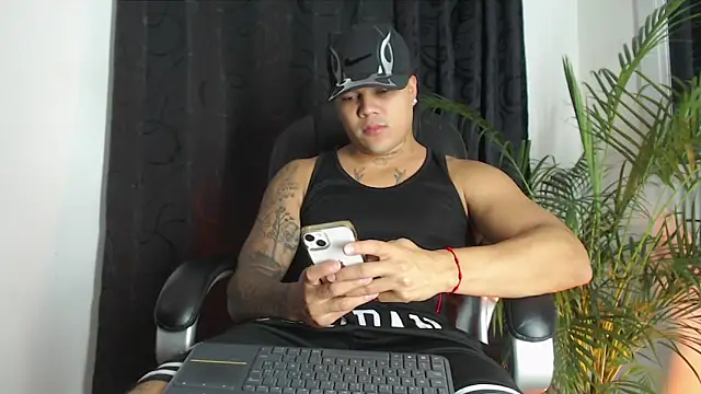 Snapshot of Pedro_x777 chatting on March 2026 04:38:02 AM Pedro x777 online show from March 2026 04:38:02 AM