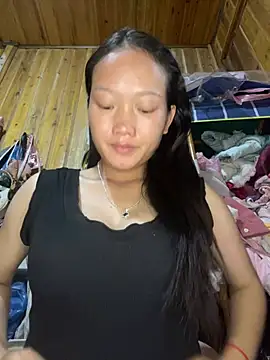 Jolinie online show from May 2026 01:49:01 PM