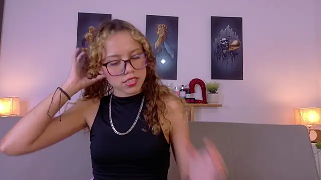 lia valmont 01 online show from May 2026 06:47:01 PM
