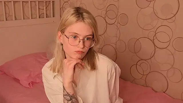 Snapshot of CarleySuski chatting on March 2026 05:07:01 AM CarleySuski online show from March 2026 05:07:01 AM