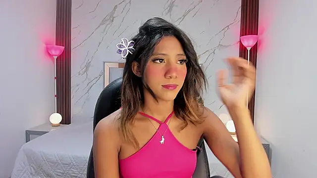 EsperanzaMora online show from April 2026 12:04:01 PM