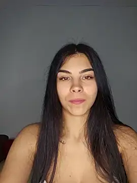Crissdesire online show from April 2026 06:10:02 PM