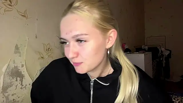 Sophia Blonde online show from April 2026 03:10:02 PM