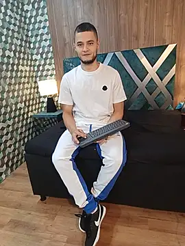 Joaho Fernandez online show from July 2026 08:25:01 PM