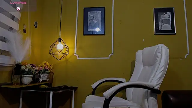 AmericaMillan ds online show from April 2026 01:42:02 PM