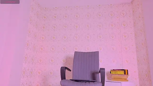 Mikavelvet08 online show from May 2026 04:37:02 PM