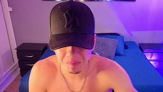 Erick  1 online show from May 2026 03:45:02 AM