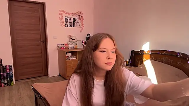 NyelleSpir online show from May 2026 02:27:02 PM