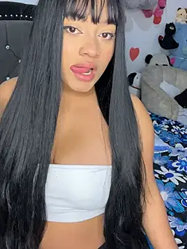 Snapshot of Saraa_M chatting on April 2026 01:21:01 AM Saraa M online show from April 2026 01:21:01 AM