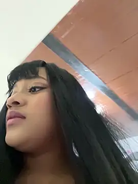 Snapshot of Saraa_M chatting on April 2026 05:19:02 PM Saraa M online show from April 2026 05:19:02 PM