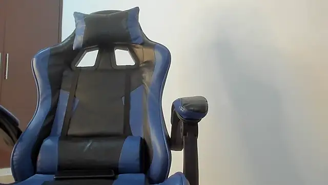 Milo LatinBoy online show from March 2026 07:52:02 PM