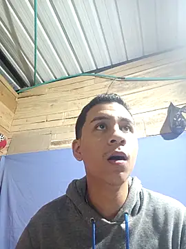 Snapshot of Emyli_Liamm chatting on March 2026 09:04:02 AM Emyli Liamm online show from March 2026 09:04:02 AM