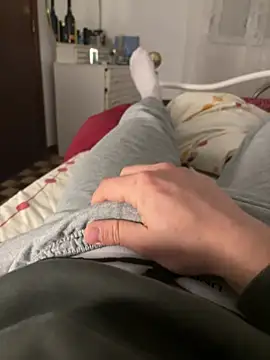 oliveira002 online show from March 2026 07:30:01 PM