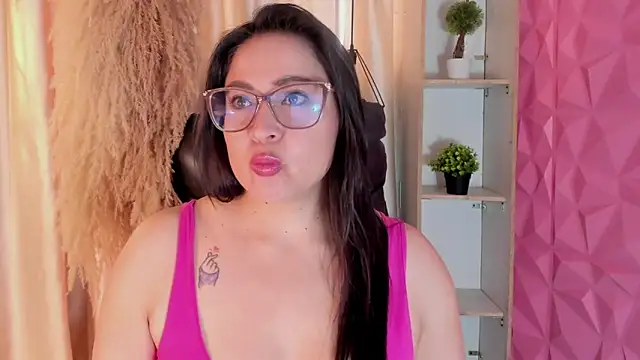 hannabackerr online show from April 2026 11:56:01 AM