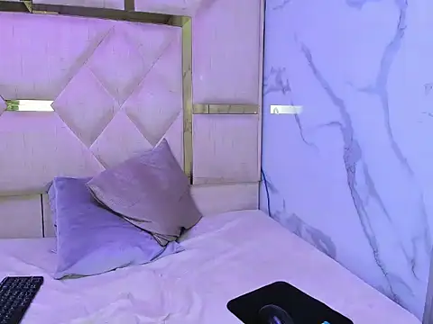 LunaaCastillo online show from April 2026 11:27:01 PM