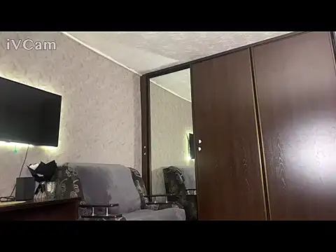 Snapshot of mason_silver chatting on April 2026 06:17:01 PM mason silver online show from April 2026 06:17:01 PM