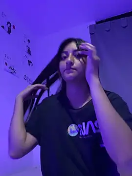 Snapshot of Badharley_ chatting on April 2026 05:34:01 AM Badharley online show from April 2026 05:34:01 AM