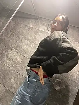 Snapshot of Badharley_ chatting on April 2026 05:36:02 AM Badharley online show from April 2026 05:36:02 AM