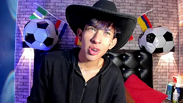 Tommy Fox online show from July 2026 04:26:02 AM