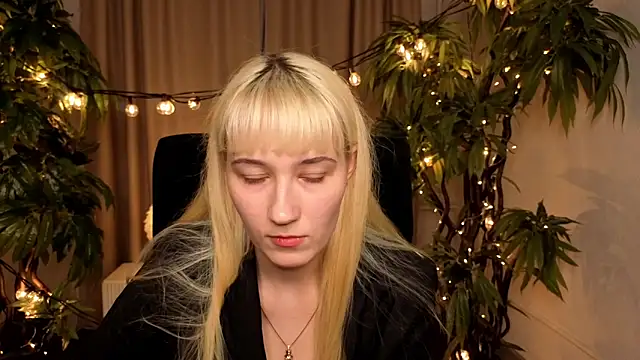 Snapshot of SusanWeaver chatting on April 2026 12:49:01 PM SusanWeaver online show from April 2026 12:49:01 PM