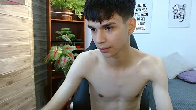 Snapshot of maxim_rod chatting on April 2026 08:14:02 PM maxim rod online show from April 2026 08:14:02 PM