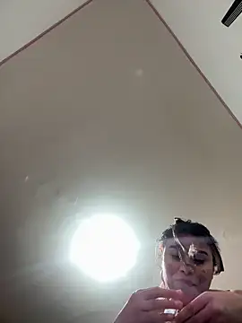 Emmaliz14 online show from April 2026 11:35:02 PM