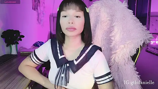 Snapshot of goth_Valentinna chatting on April 2026 06:19:01 AM goth Valentinna online show from April 2026 06:19:01 AM