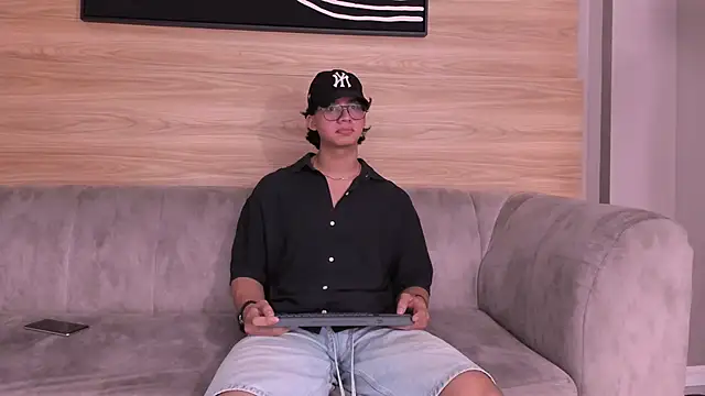 Snapshot of axxel_body chatting on March 2026 08:43:01 PM axxel body online show from March 2026 08:43:01 PM