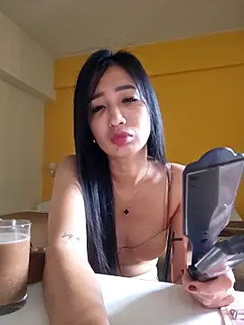 Emceeeeee25 online show from March 2026 04:45:02 AM