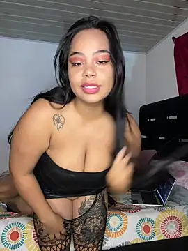 lunaa love online show from April 2026 01:18:02 AM